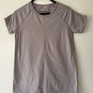 ATHLETA Breathable Short sleeve Athletic Shirt - Lavender - size Small